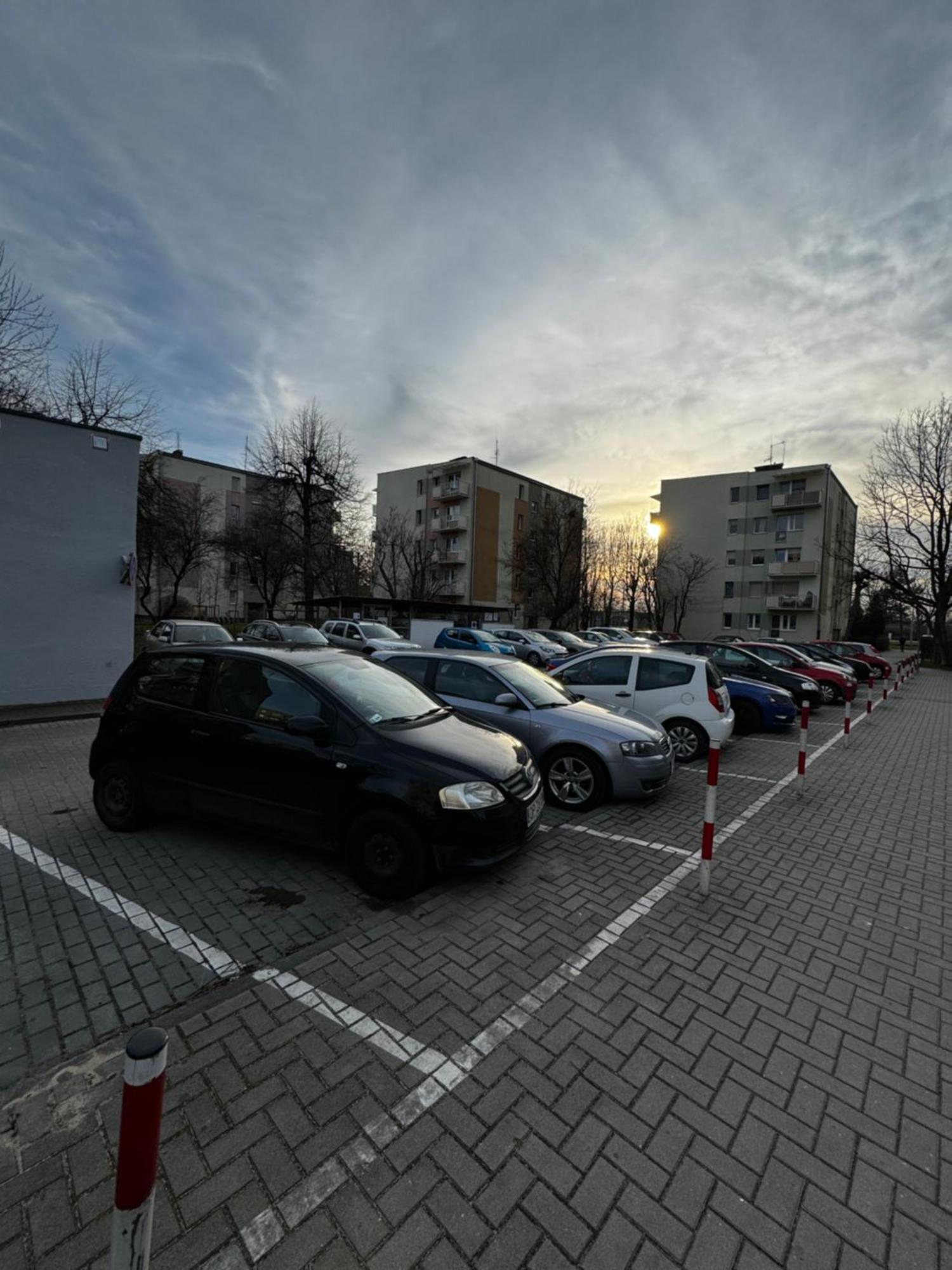 Tree Z Balkonem - Tanie Nocowanie - Bezplatne Parkowanie - Self Check In